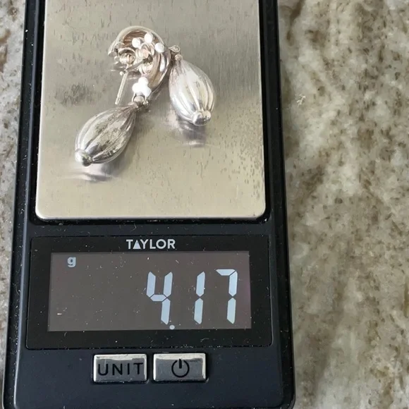 Vintage Sterling Silver Ribbed drop earrings - Picture 2 of 5